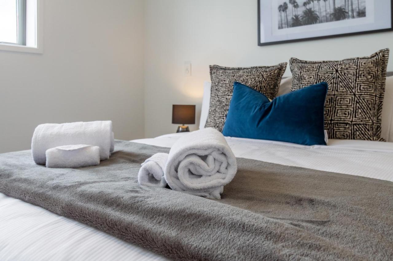 Upper Riccarton Dream - 2 Bed 2 Bath W/Carpark Apartment Christchurch Ngoại thất bức ảnh
