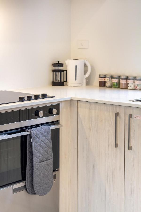 Upper Riccarton Dream - 2 Bed 2 Bath W/Carpark Apartment Christchurch Ngoại thất bức ảnh