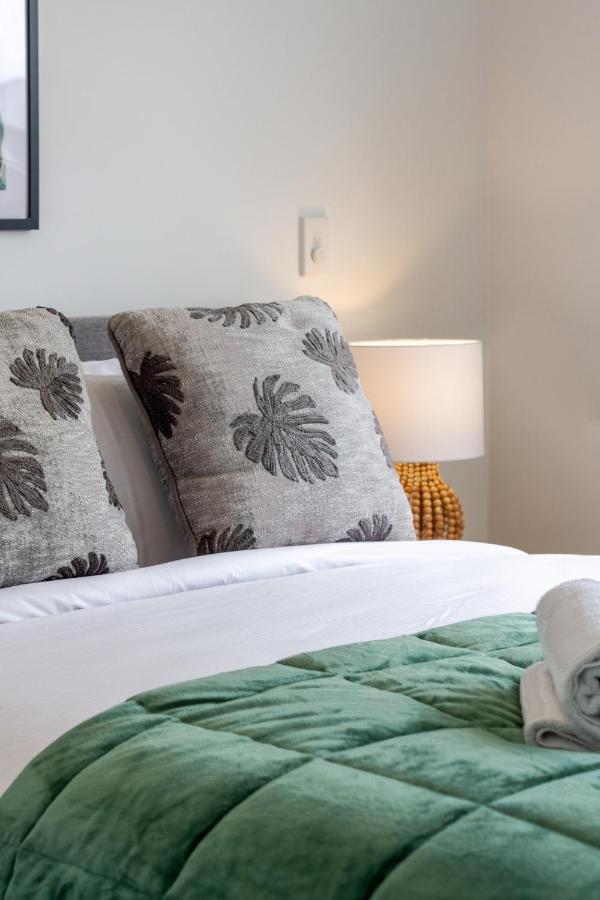 Upper Riccarton Dream - 2 Bed 2 Bath W/Carpark Apartment Christchurch Ngoại thất bức ảnh