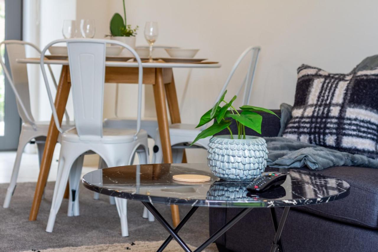 Upper Riccarton Dream - 2 Bed 2 Bath W/Carpark Apartment Christchurch Ngoại thất bức ảnh