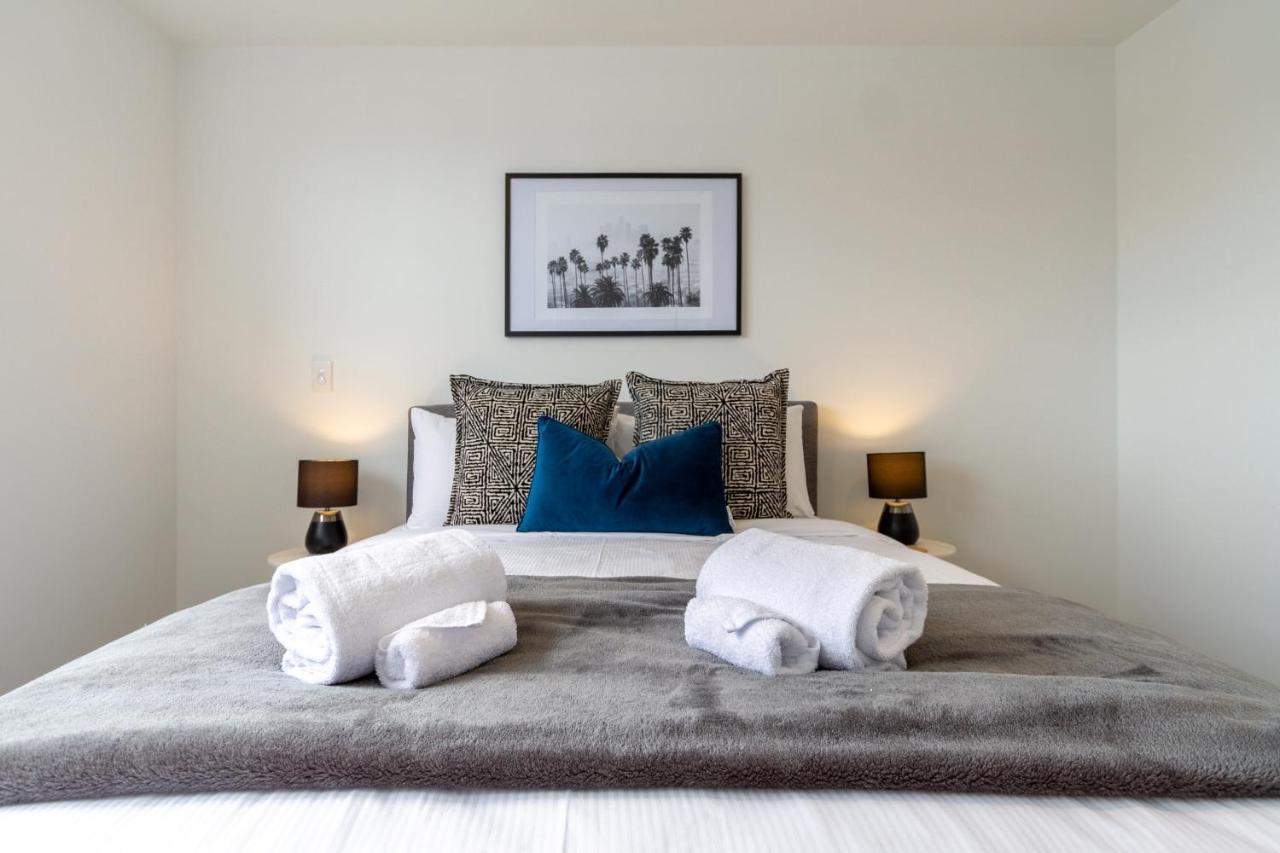 Upper Riccarton Dream - 2 Bed 2 Bath W/Carpark Apartment Christchurch Ngoại thất bức ảnh